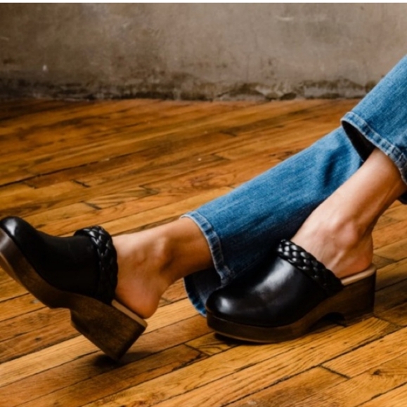 Able Shoes - Able Whiley Leather Clog In Black Size 10.5M